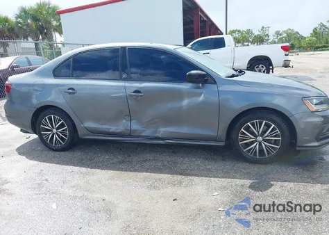 2018 Volkswagen Jetta 1.4T Se/1.4T Wolfsburg Edition из США, поврежденный, VIN 3VWDB7AJ6JM206964